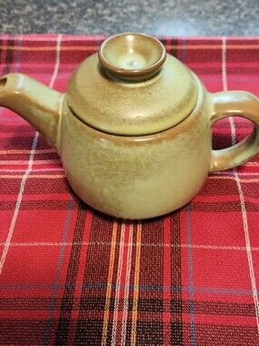 Frankoma Teapot – Classic Home Kitchen Teapot